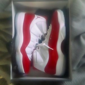 Jordan 11 cherry